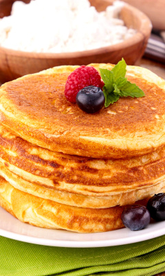 Das Pancakes with honey Wallpaper 240x400