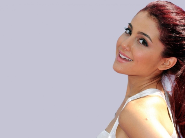 Das Ariana Grande Wallpaper 640x480