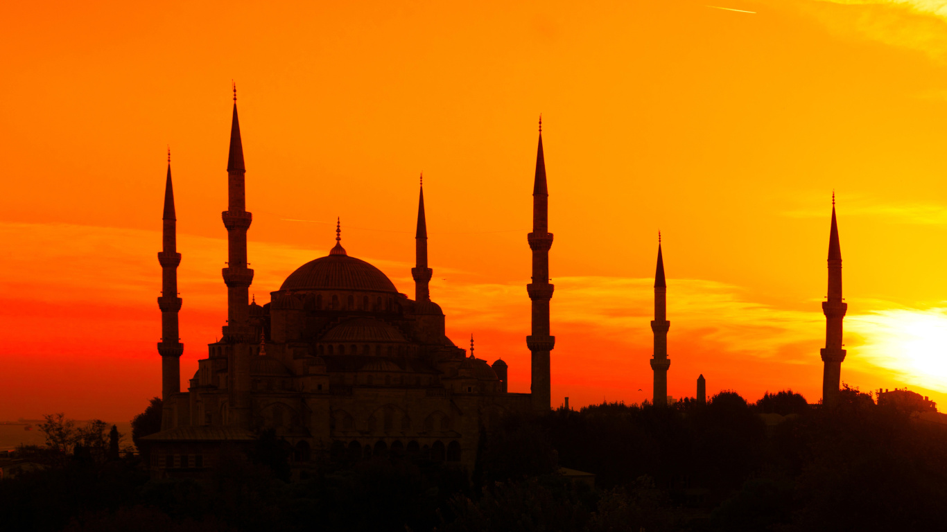 Sunset in Istanbul wallpaper 1366x768