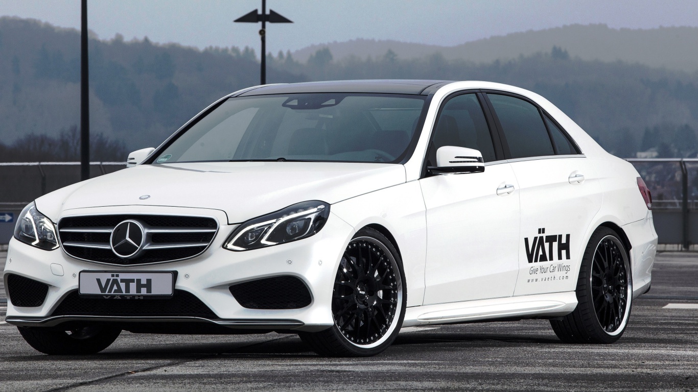 Mercedes Benz E V50 RS W212 wallpaper 1366x768