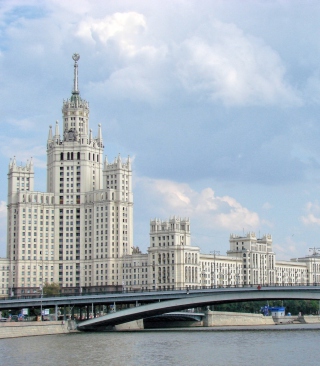 Free Beautiful Moscow Picture for 240x320