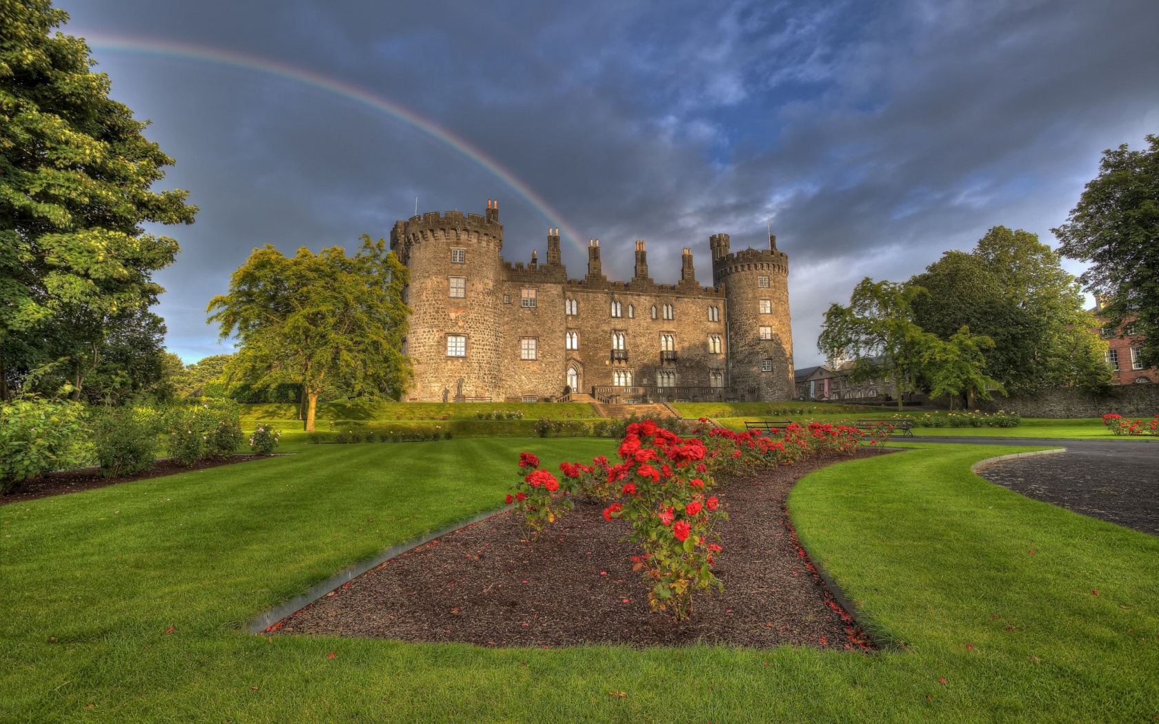 Kilkenny Castle in Ireland screenshot #1 1680x1050