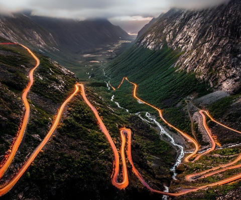 Das Trollstigen Serpentine Road in Norway Wallpaper 480x400
