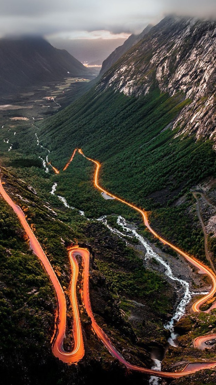 Обои Trollstigen Serpentine Road in Norway 750x1334