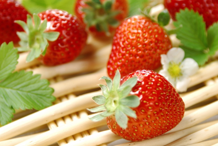 Das Fresh Strawberries Wallpaper