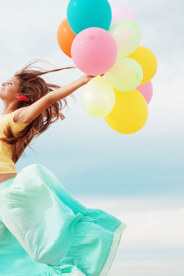 Das Girl With Colorful Balloons Wallpaper 640x960
