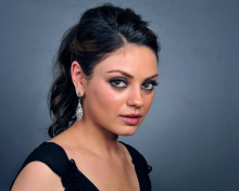 Talented actress Mila Kunis wallpaper 220x176