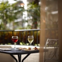 Das Lunch With Wine On Terrace Wallpaper 128x128