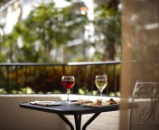 Fondo de pantalla Lunch With Wine On Terrace 176x144