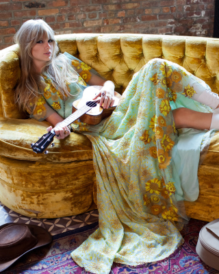 Taylor Swift - Obrázkek zdarma pro Nokia Asha 503