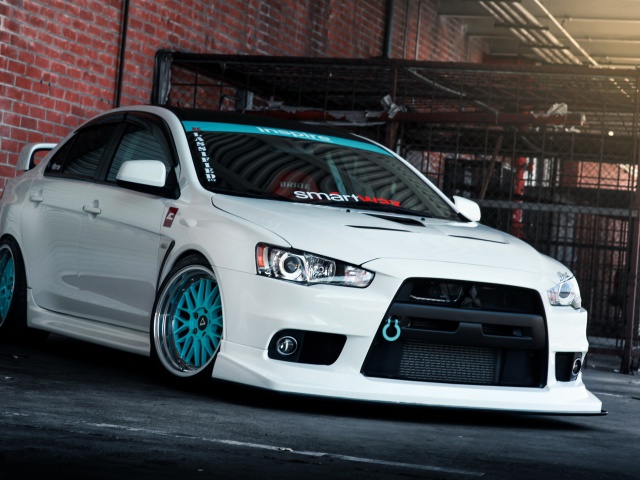 Das Mitsubishi Lancer Wallpaper 640x480