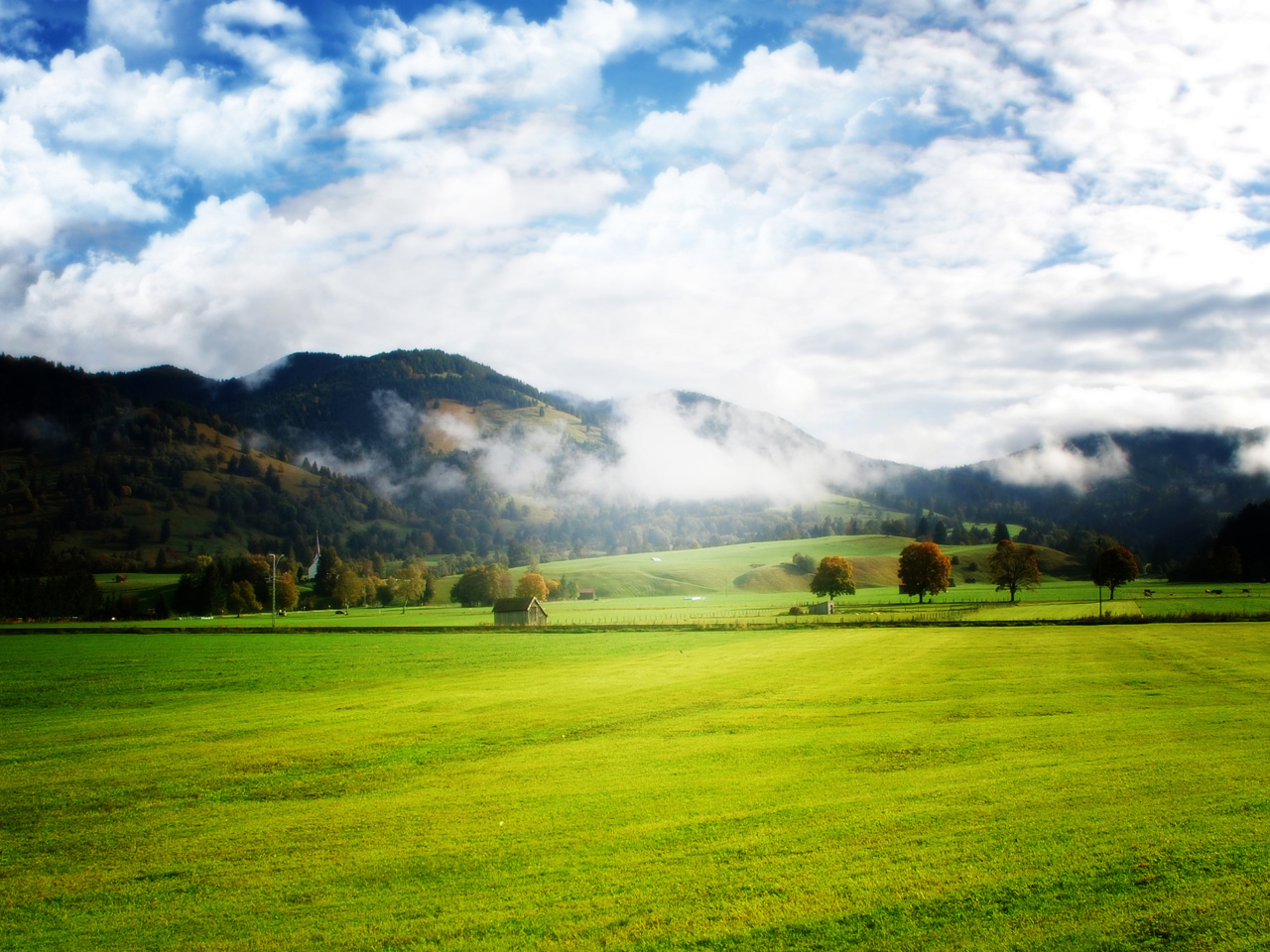 Screenshot №1 pro téma Autumn Fog In Slovakia 1280x960