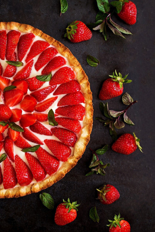 Strawberry pie wallpaper 640x960