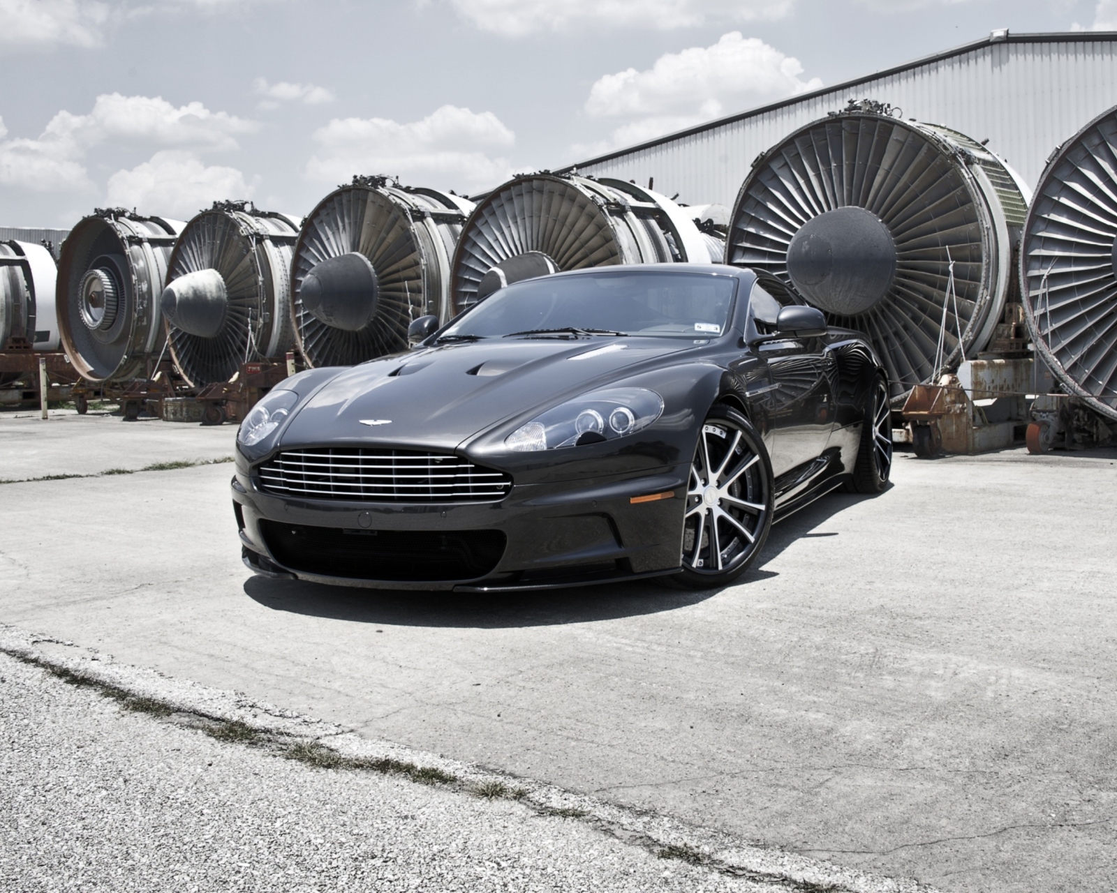 Screenshot №1 pro téma Aston Martin 1600x1280