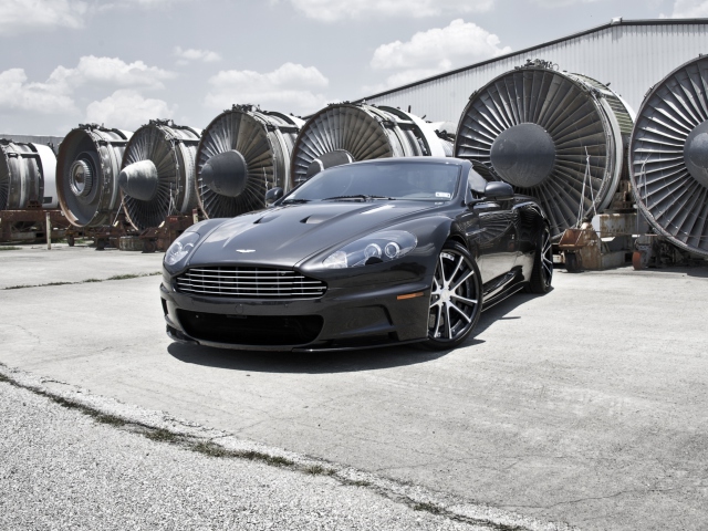 Fondo de pantalla Aston Martin 640x480