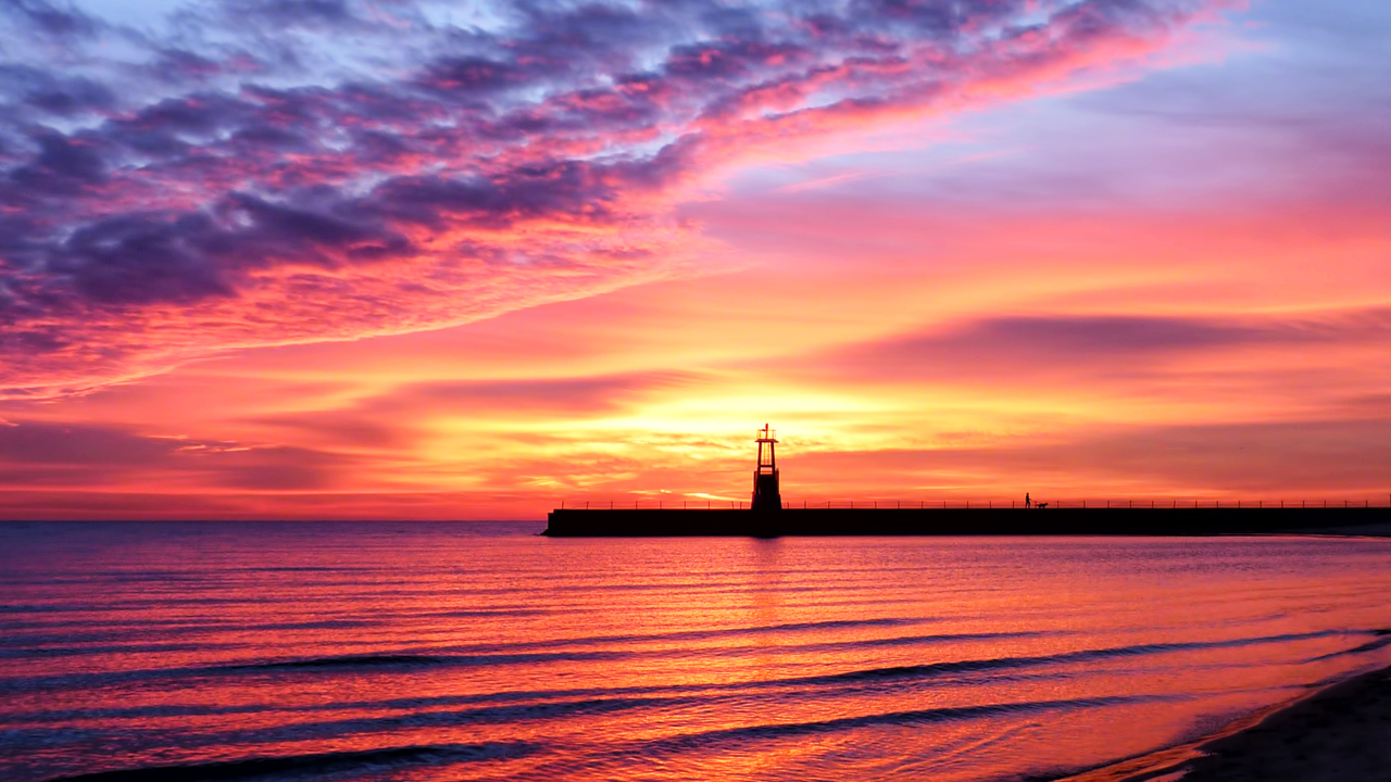Обои Lighthouse And Red Sunset Beach 1280x720