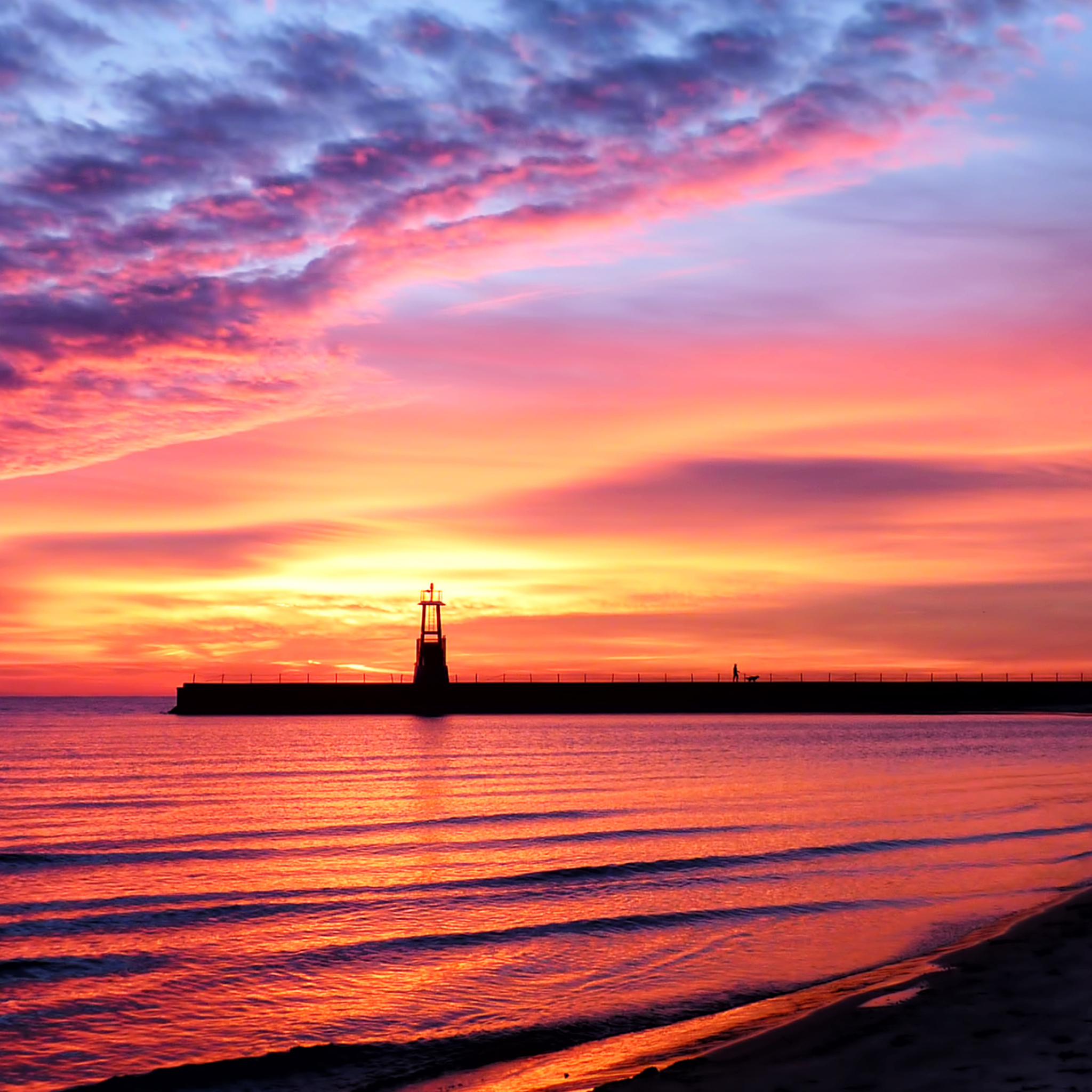 Обои Lighthouse And Red Sunset Beach 2048x2048