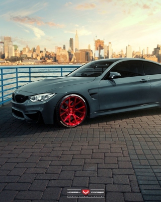 BMW M4 Red Wheels - Obrázkek zdarma pro 176x220