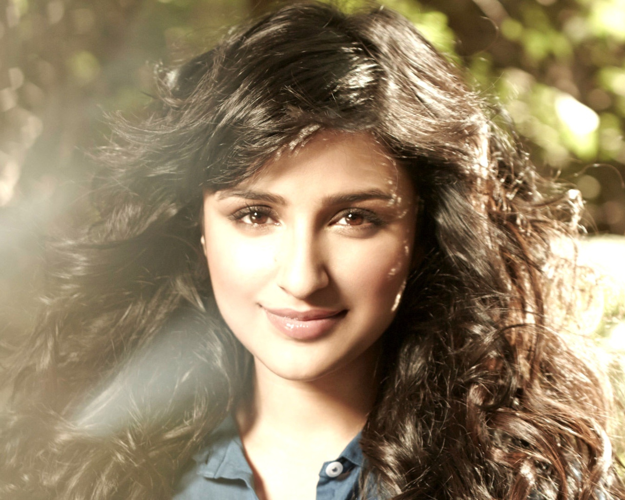 Parineeti Chopra 2013 screenshot #1 1280x1024