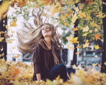 Autumn Girl wallpaper 220x176