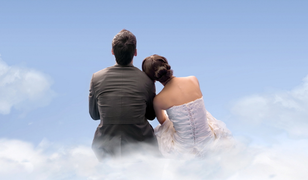 Das Couple Sitting On Clouds Wallpaper 1024x600