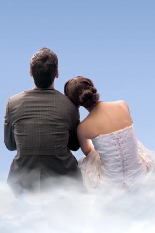 Fondo de pantalla Couple Sitting On Clouds 320x480