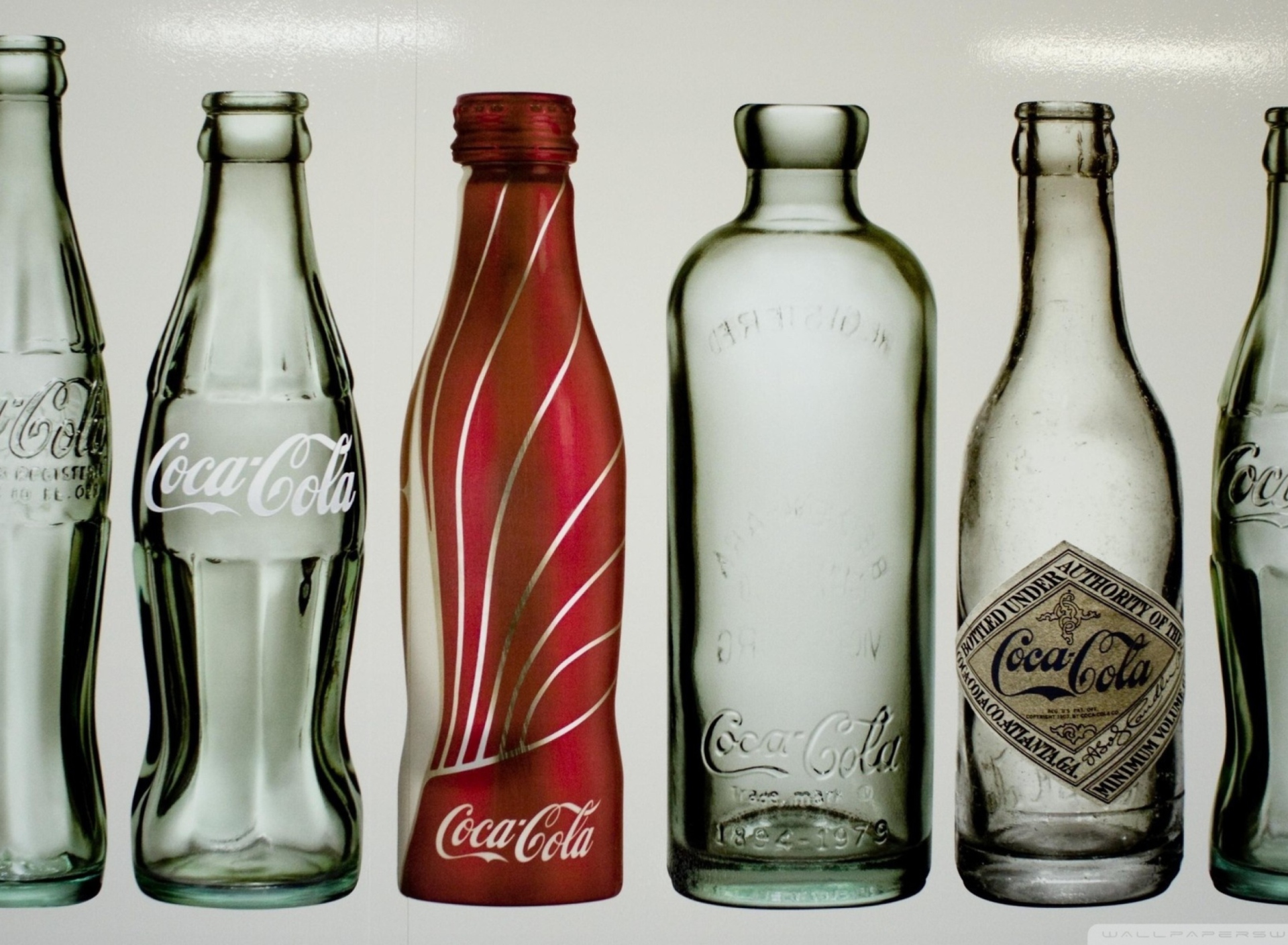 Fondo de pantalla Old Coca Cola Bottles 1920x1408