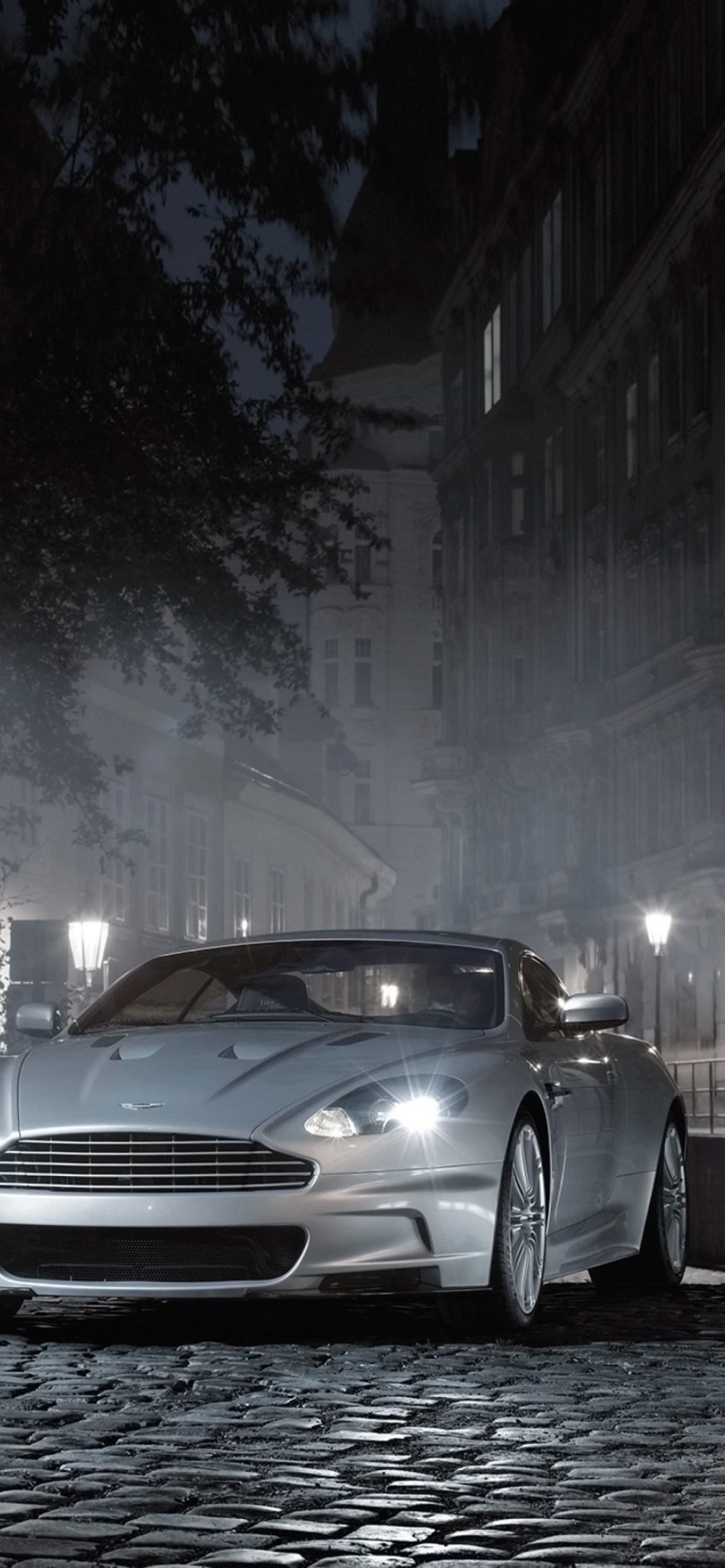 Fondo de pantalla White Aston Martin At Night 1170x2532