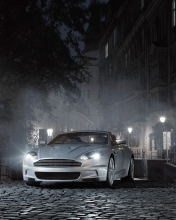 Das White Aston Martin At Night Wallpaper 176x220