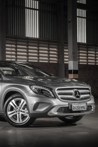 Mercedes Benz GLA wallpaper 320x480