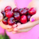 Sfondi Cherries In Hands 128x128