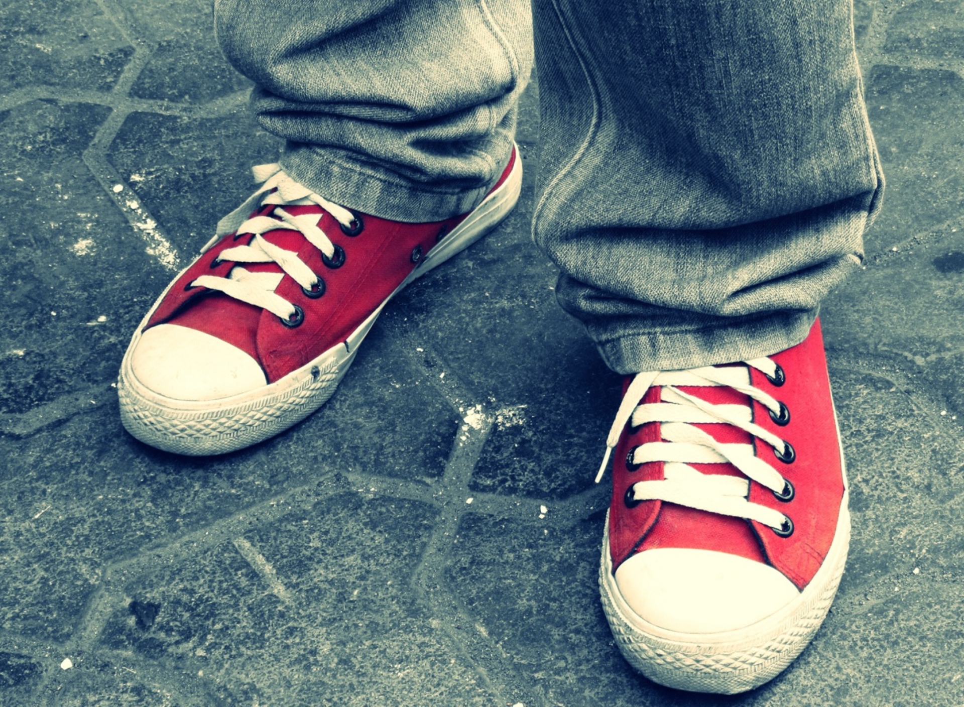 Screenshot №1 pro téma Red Sneakers 1920x1408