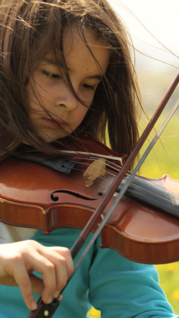 Fondo de pantalla Girl Playing Violin 360x640