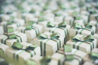 Holiday Gifts sfondi gratuiti per cellulari Android, iPhone, iPad e desktop