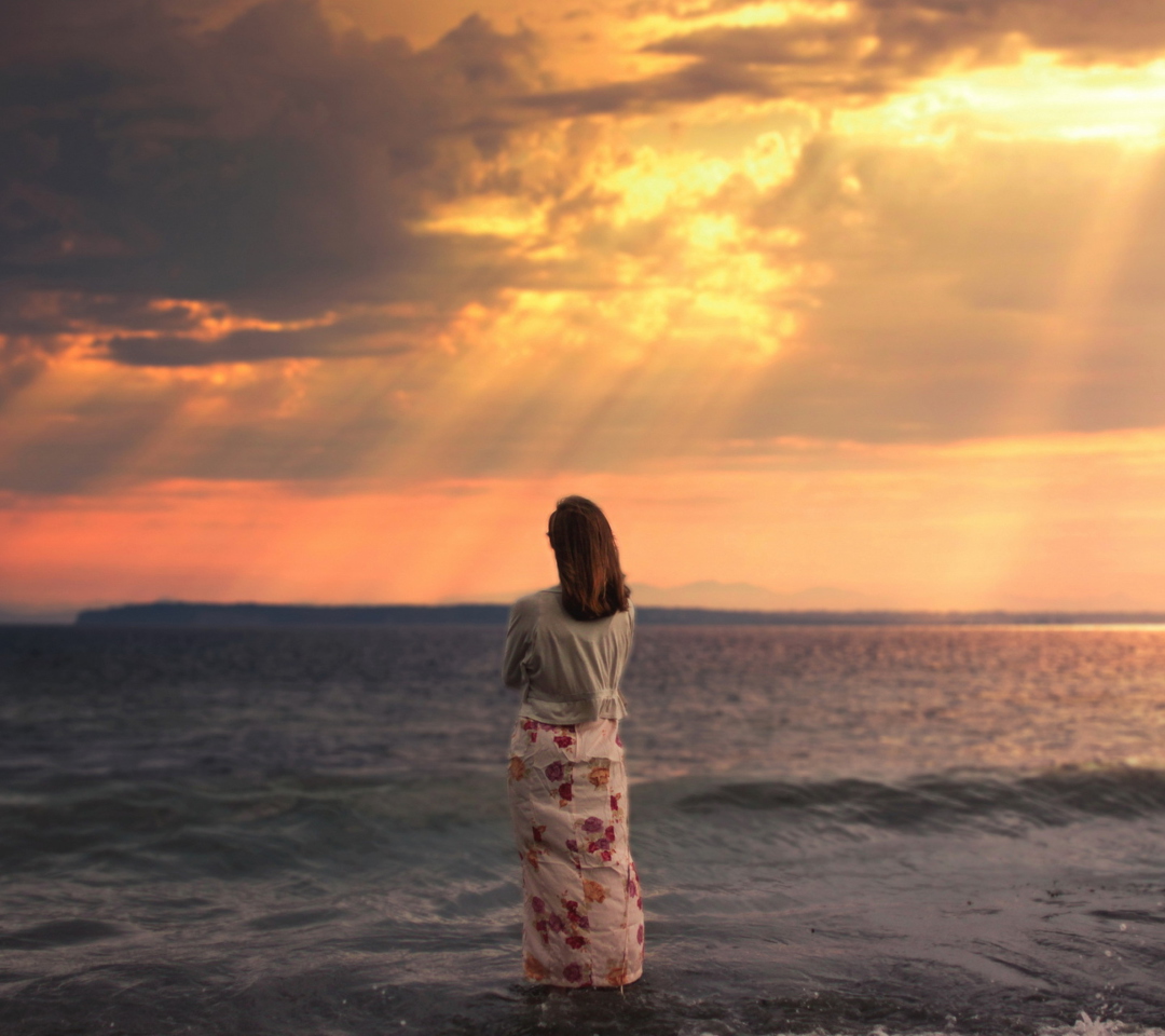 Girl And Stormy Sea screenshot #1 1080x960