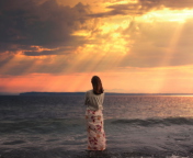 Girl And Stormy Sea wallpaper 176x144