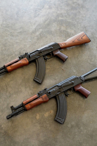 Sfondi AK 74 Kalashnikov Assault Rifle 320x480