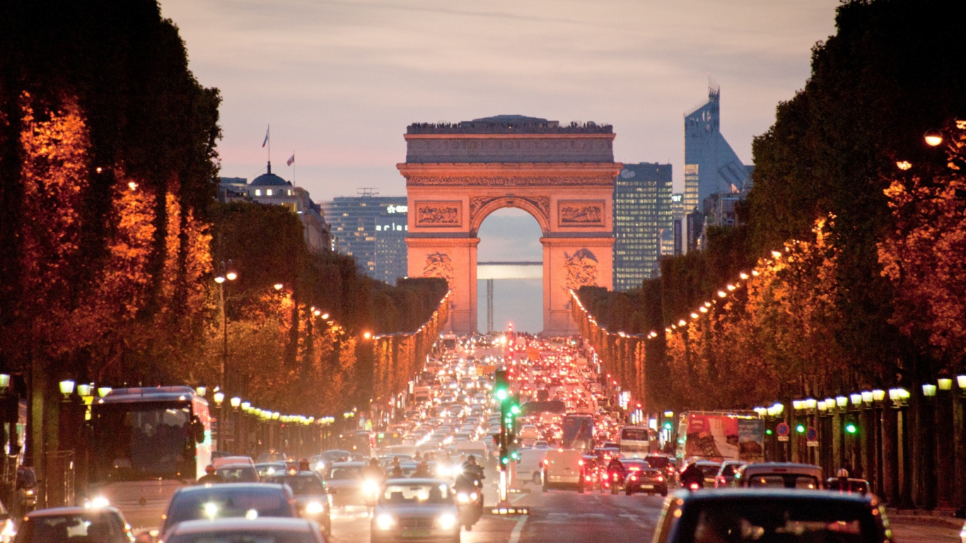 Avenue Des Champs Elysees screenshot #1 1366x768
