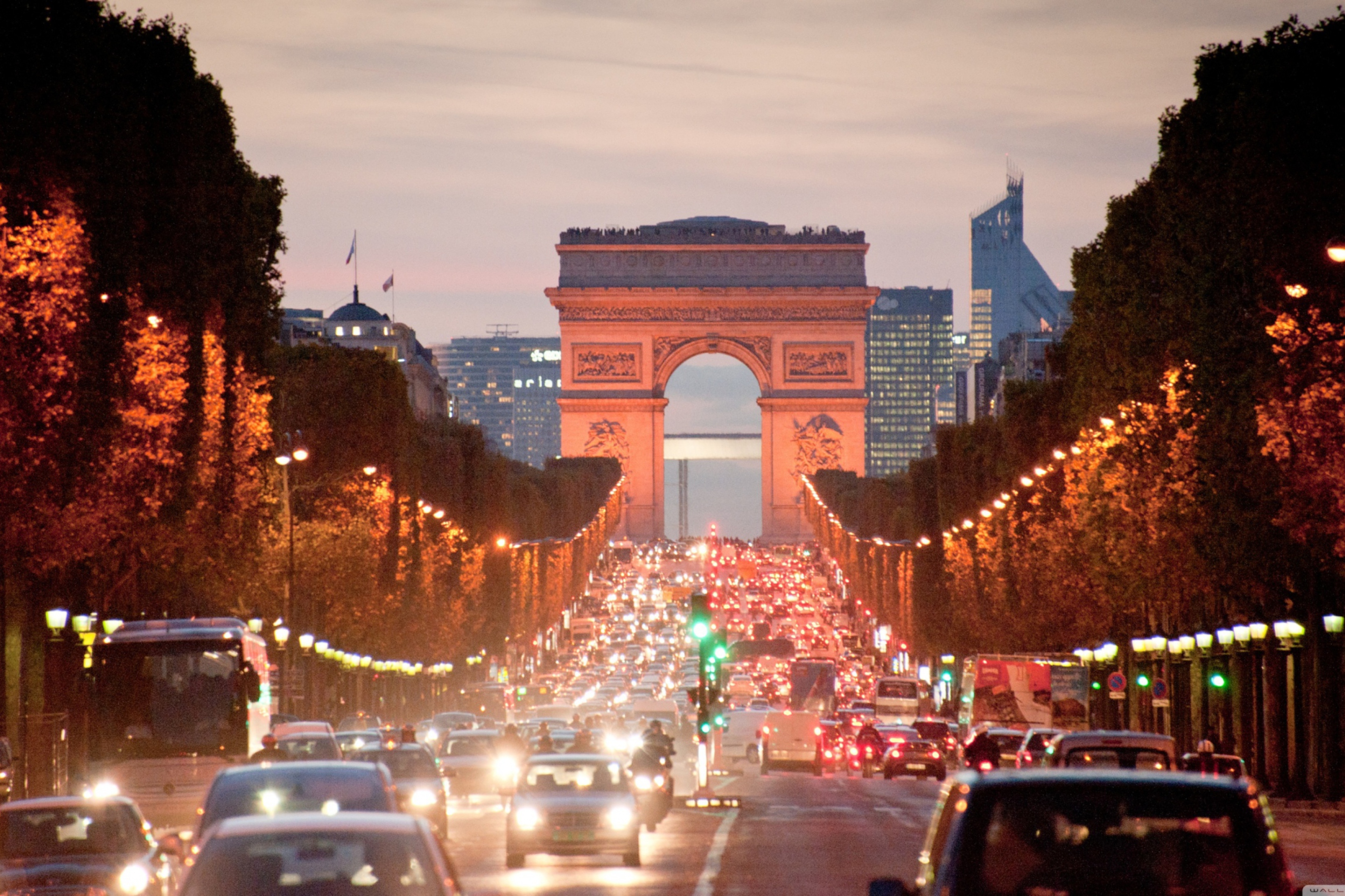 Avenue Des Champs Elysees screenshot #1 2880x1920