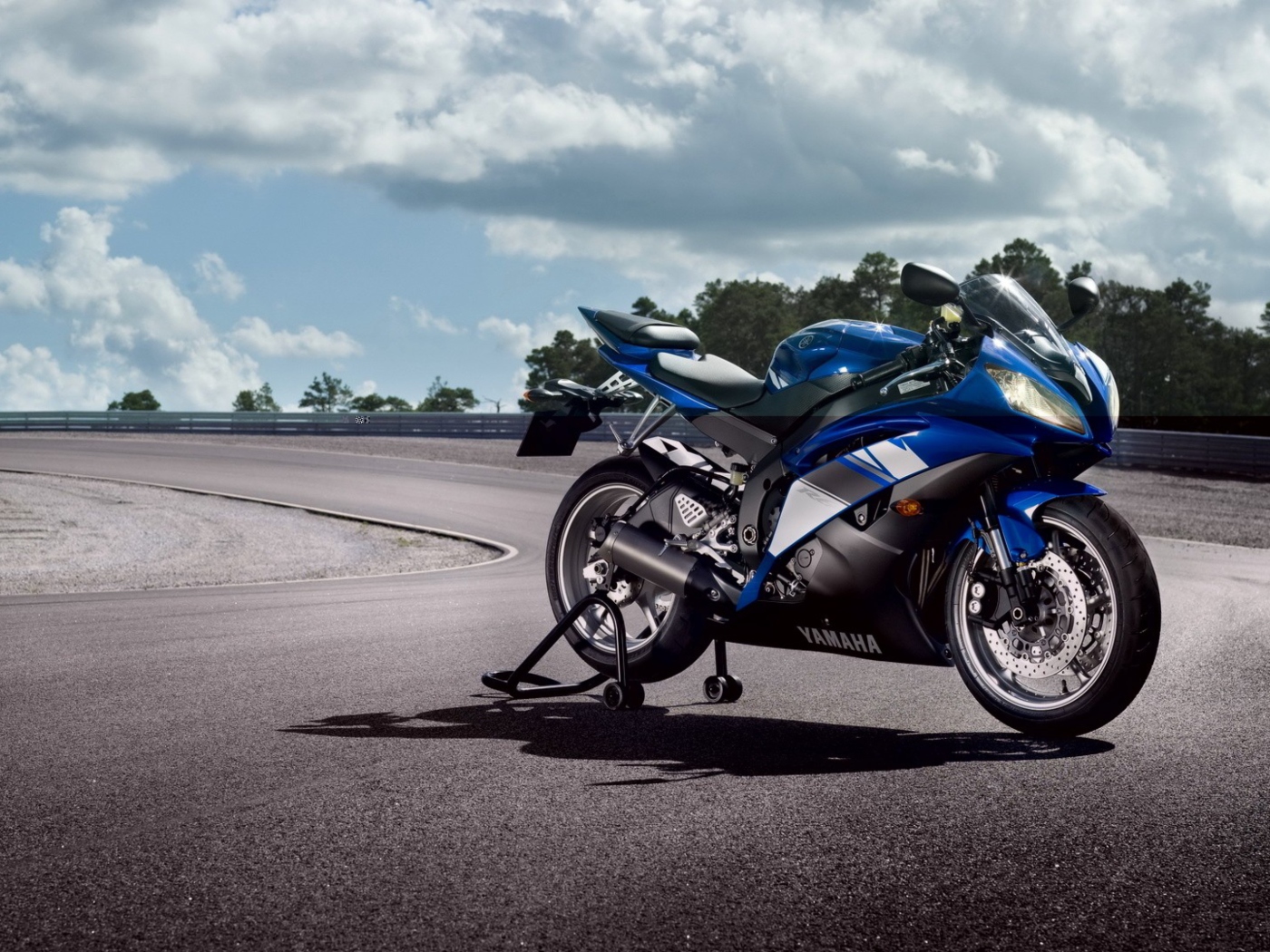 Das Blue Yamaha R6 Wallpaper 1400x1050