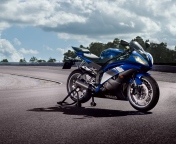 Das Blue Yamaha R6 Wallpaper 176x144