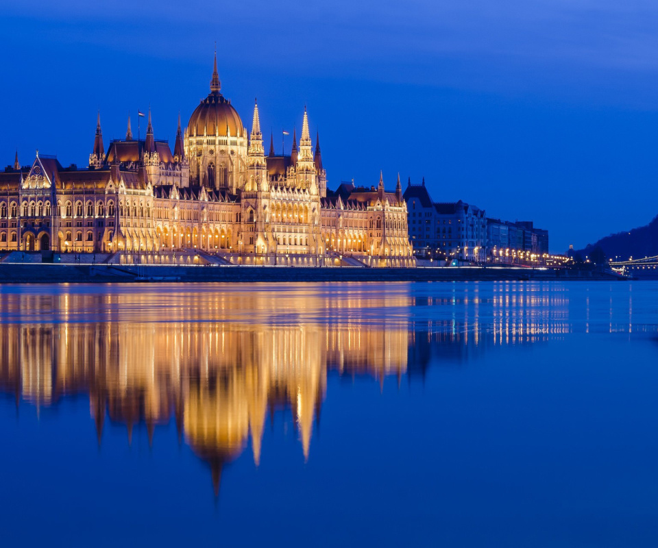 Hungarian Parliament Building wallpaper 960x800