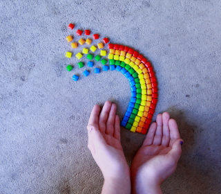 Rainbow In Your Hands - Obrázkek zdarma pro iPad Air