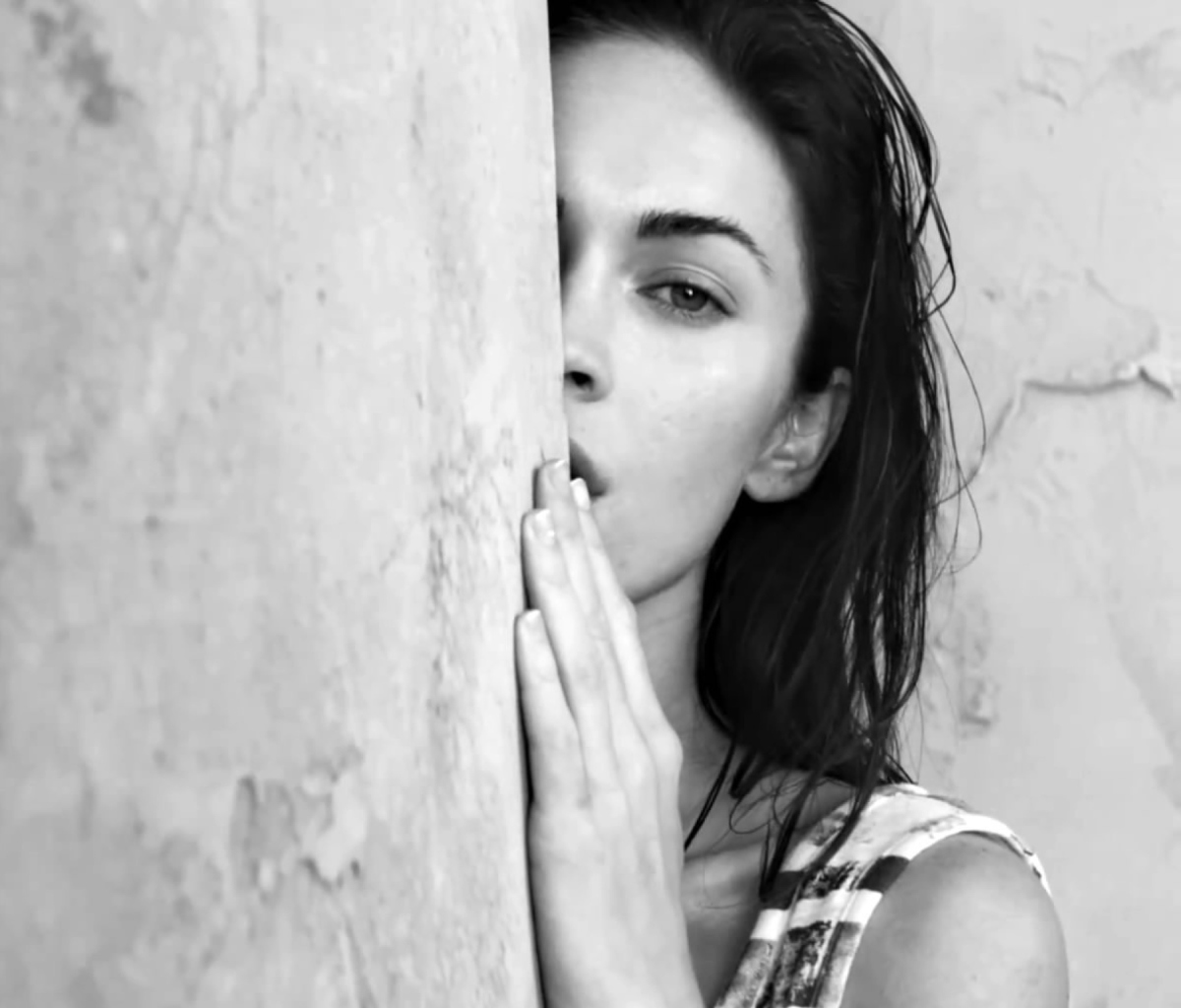 Das Megan Fox Black & White Wallpaper 1200x1024