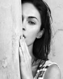 Das Megan Fox Black & White Wallpaper 128x160