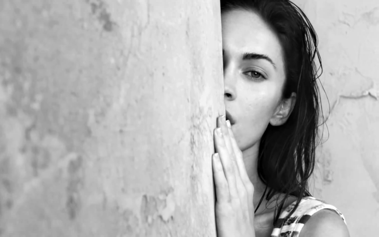 Screenshot №1 pro téma Megan Fox Black & White 1440x900