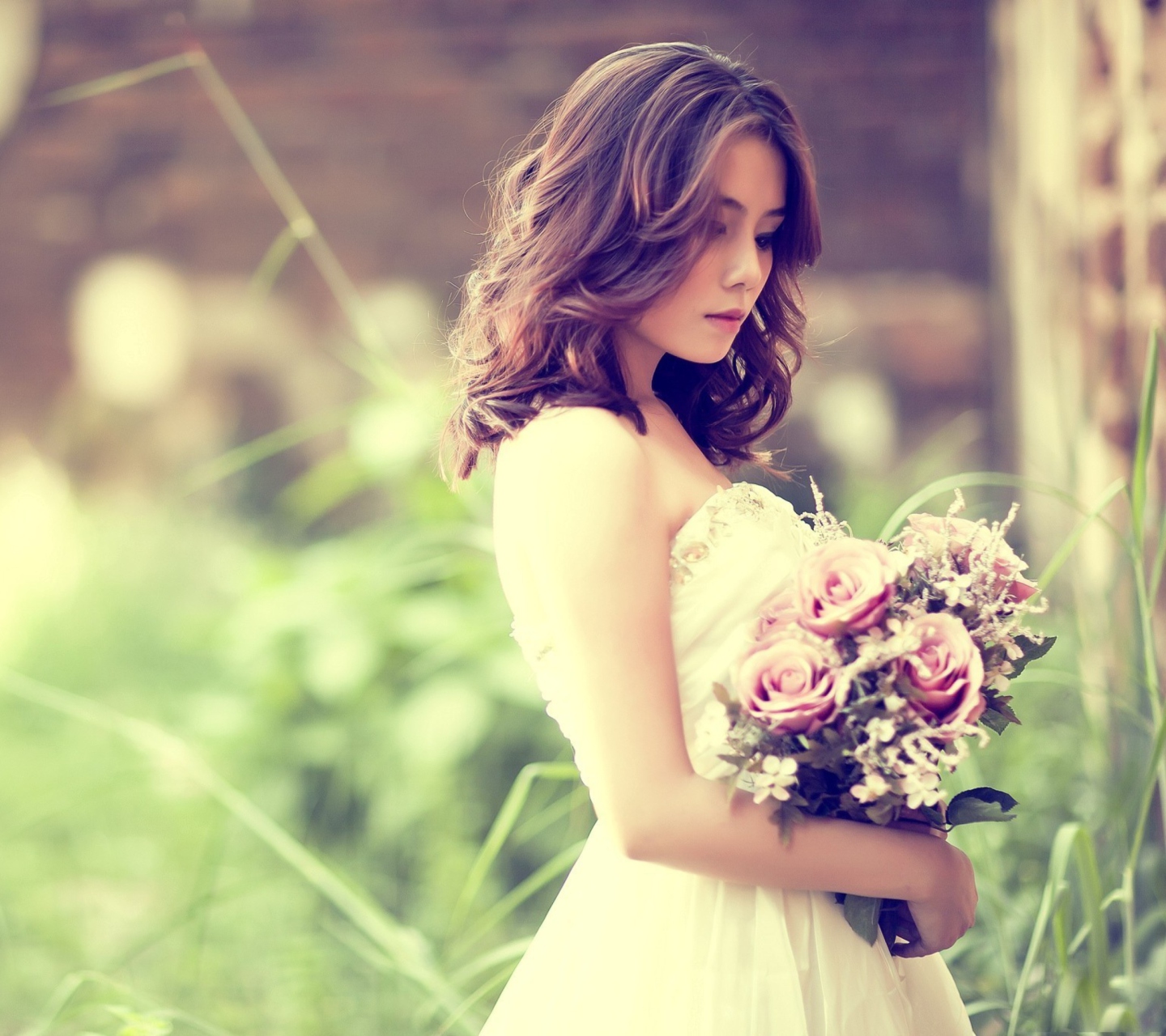 Fondo de pantalla Bride With Bouquet 1440x1280
