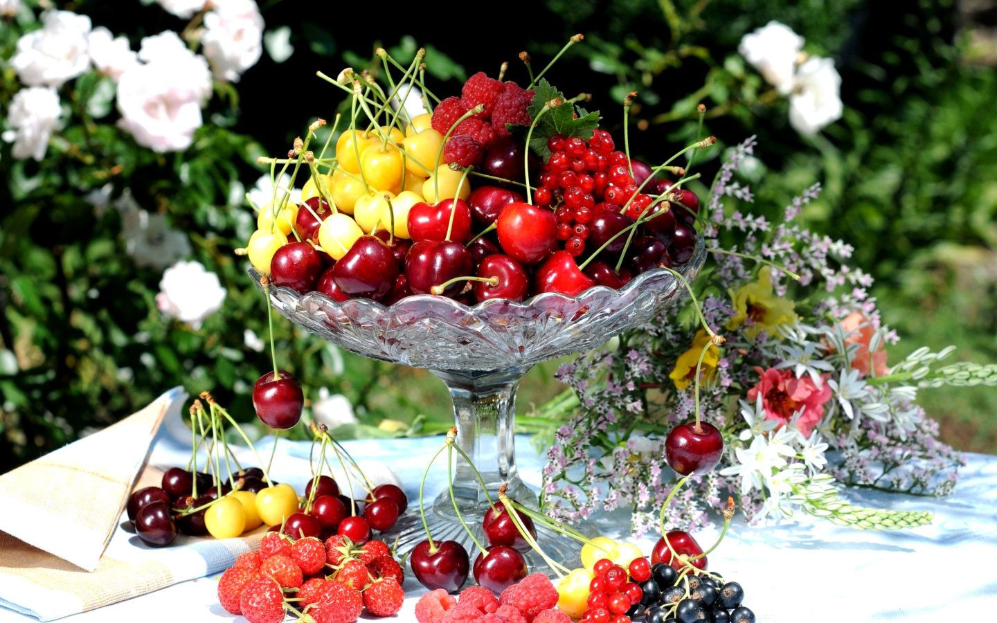 Summer berries and harvest wallpaper 1440x900