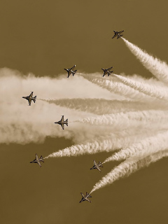 Fondo de pantalla Airshow 240x320