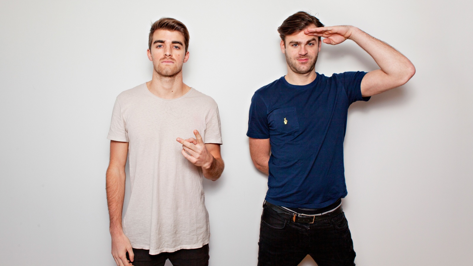 Обои The Chainsmokers with Andrew Taggart and Alex Pall 1600x900